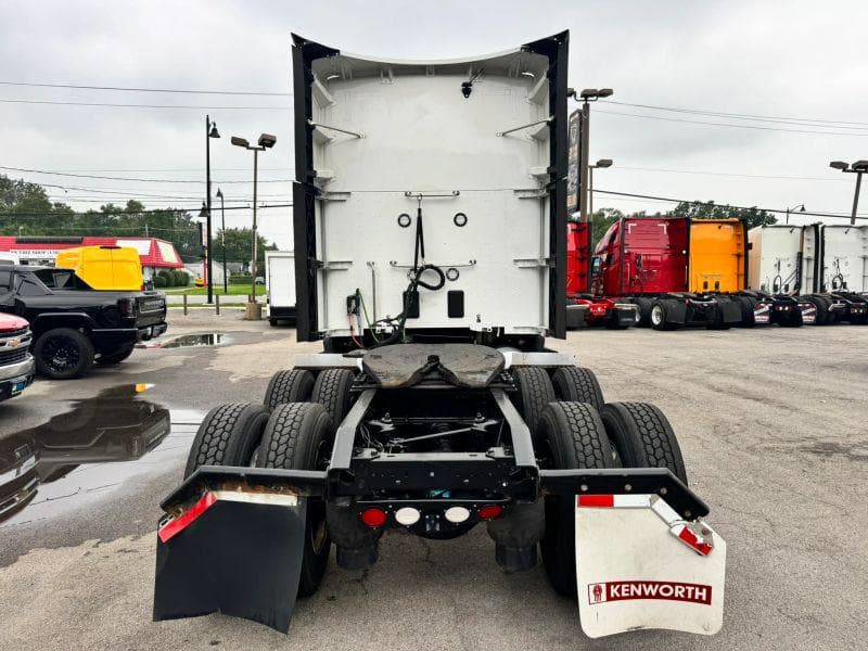 2023 Kenworth T600 image 6