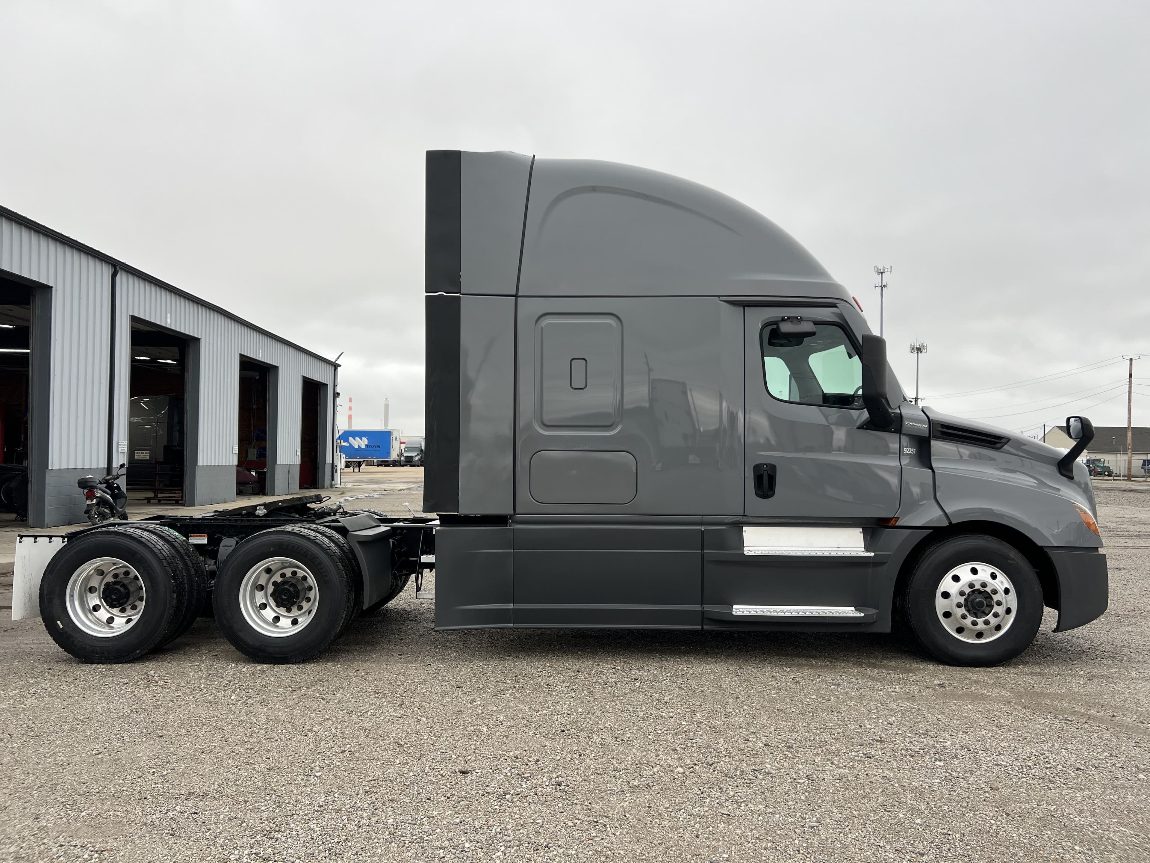 2022 Freightliner Cascadia 126 image 4