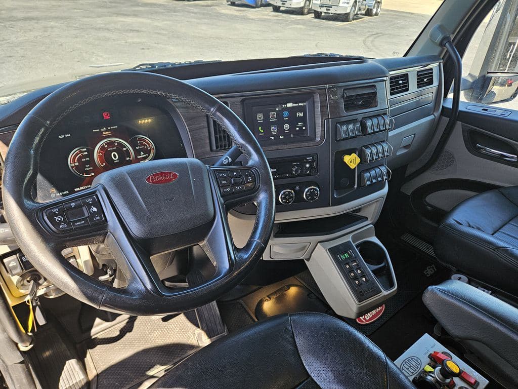Used 2024 PETERBILT 567 image 12