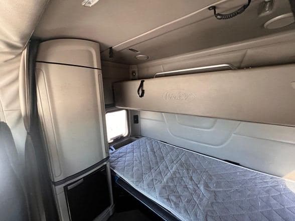 2018 Peterbilt 579 image 7
