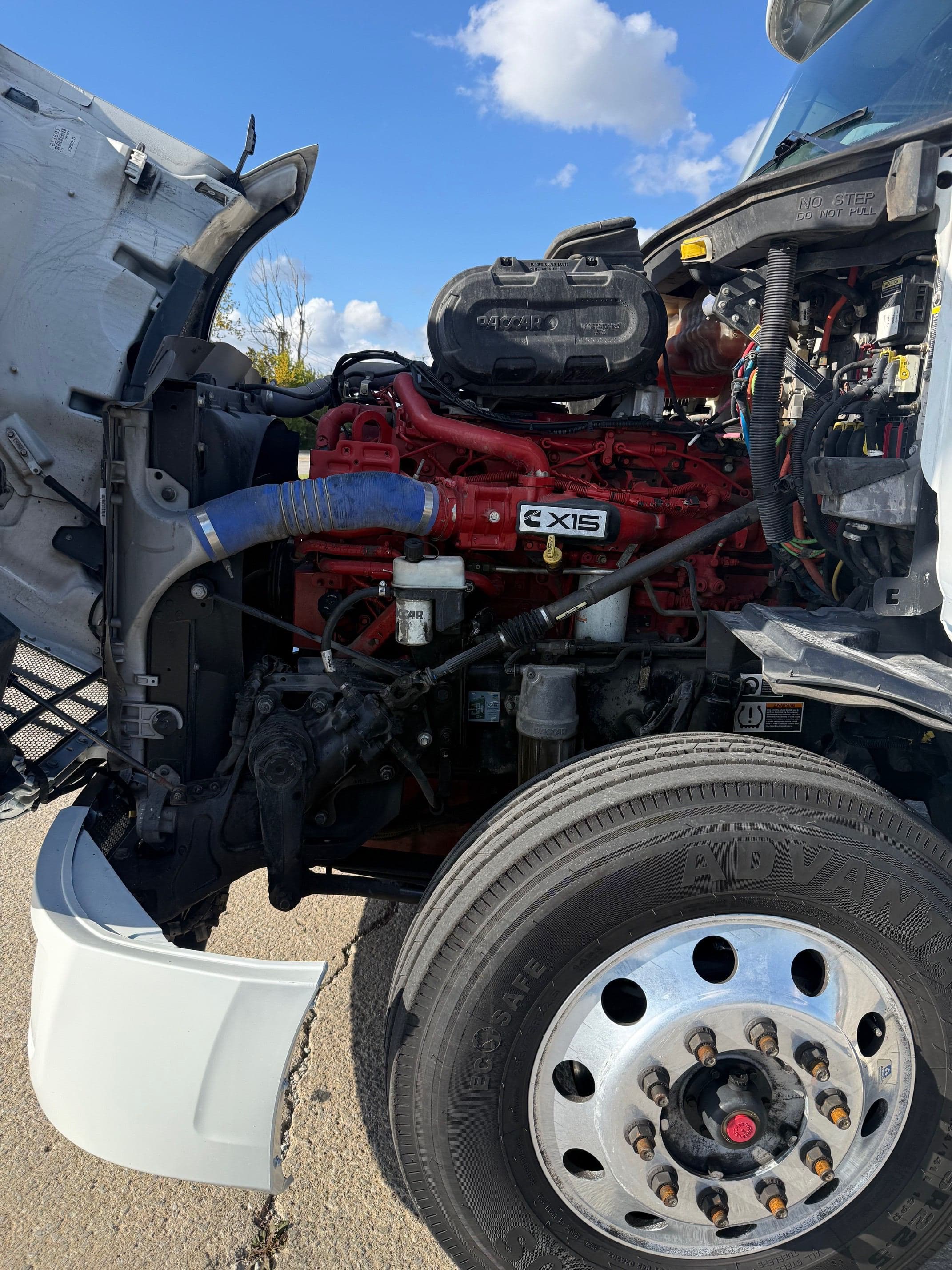 2023 Peterbilt 579 image 10