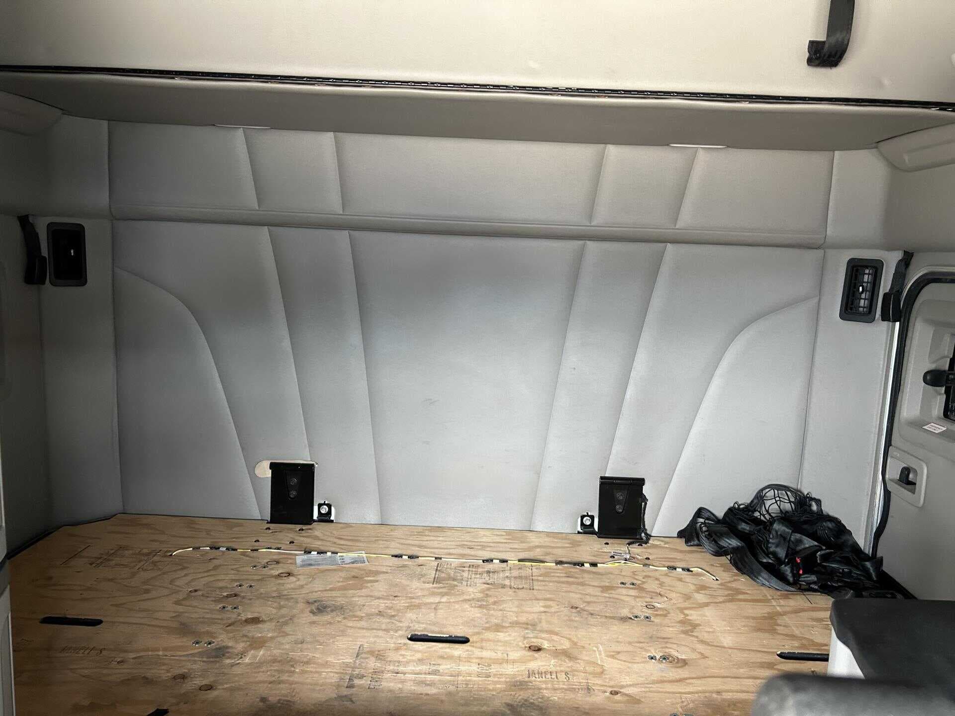 2020 Peterbilt 579 image 28