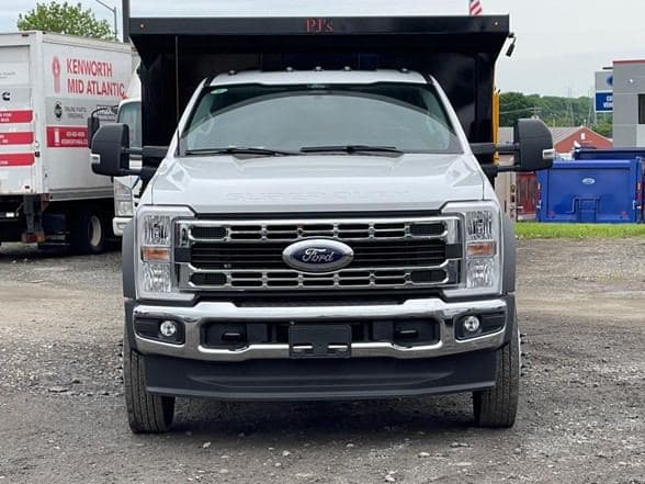 2024 Ford F550 image 3