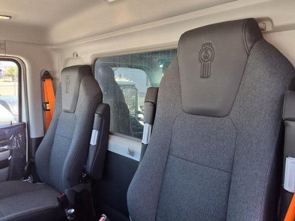 2026 Kenworth T880 image 21