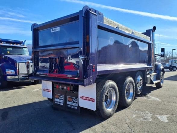 2025 Kenworth T880 image 4