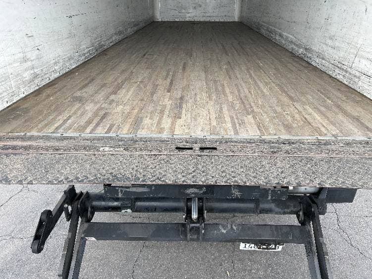 2022 International MV607 Box Truck - 220HP, 6 Speed Automatic, Roll up Door image 10