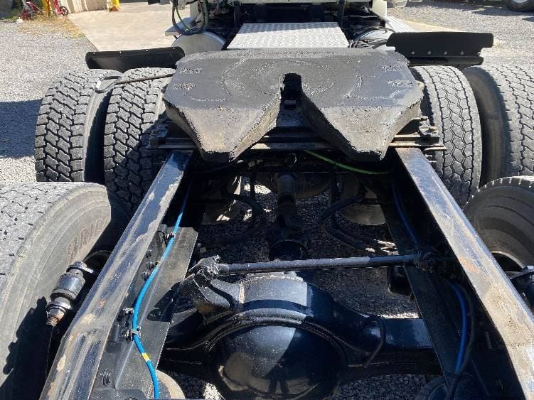 2019 Freightliner Cascadia 126 Day Cab Truck - 435HP, 12 Speed Automatic image 6