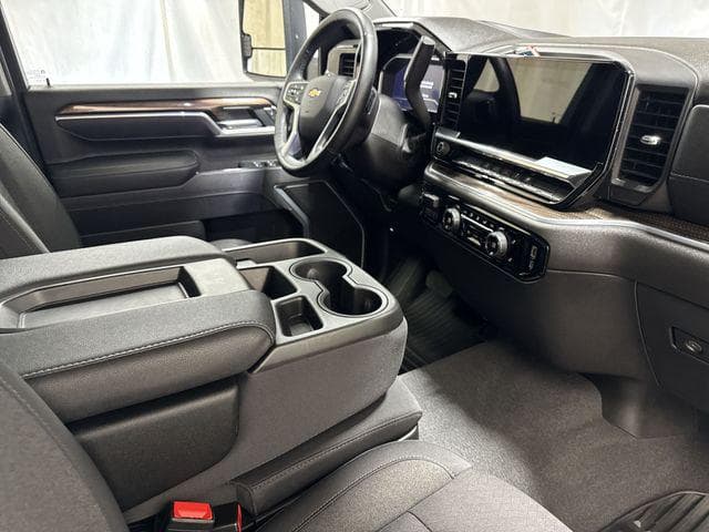 2025 Chevrolet Silverado 2500HD LT image 26