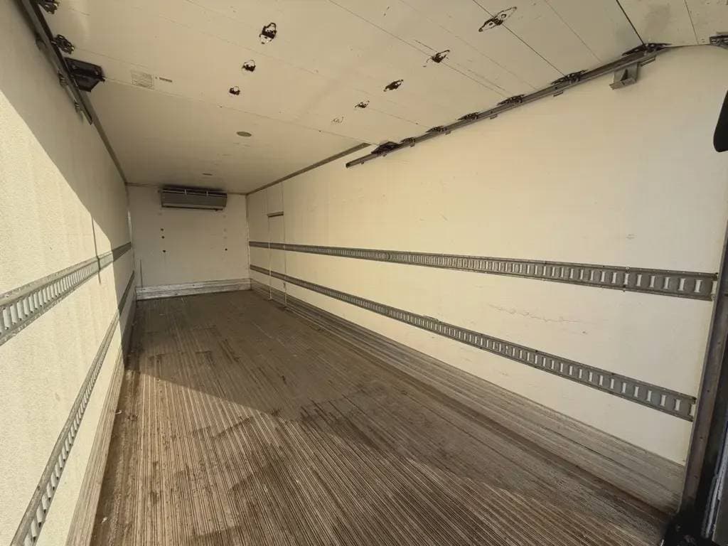 Used 2015 FREIGHTLINER Reefer/Refrigerated Truck, Expeditor-Hotshot, Catering Truck - Food Truck - BUSINESS CLASS M2 106  image 14