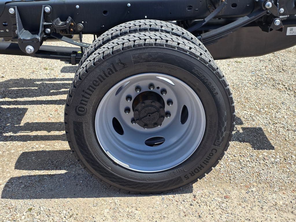 2026 Ford F-450SD XL DRW image 15