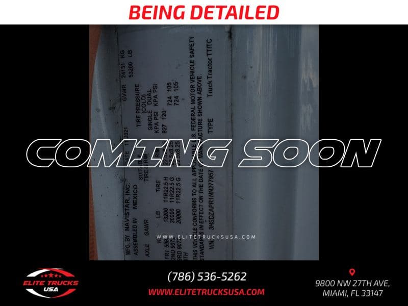 2022 International LT625 image 6