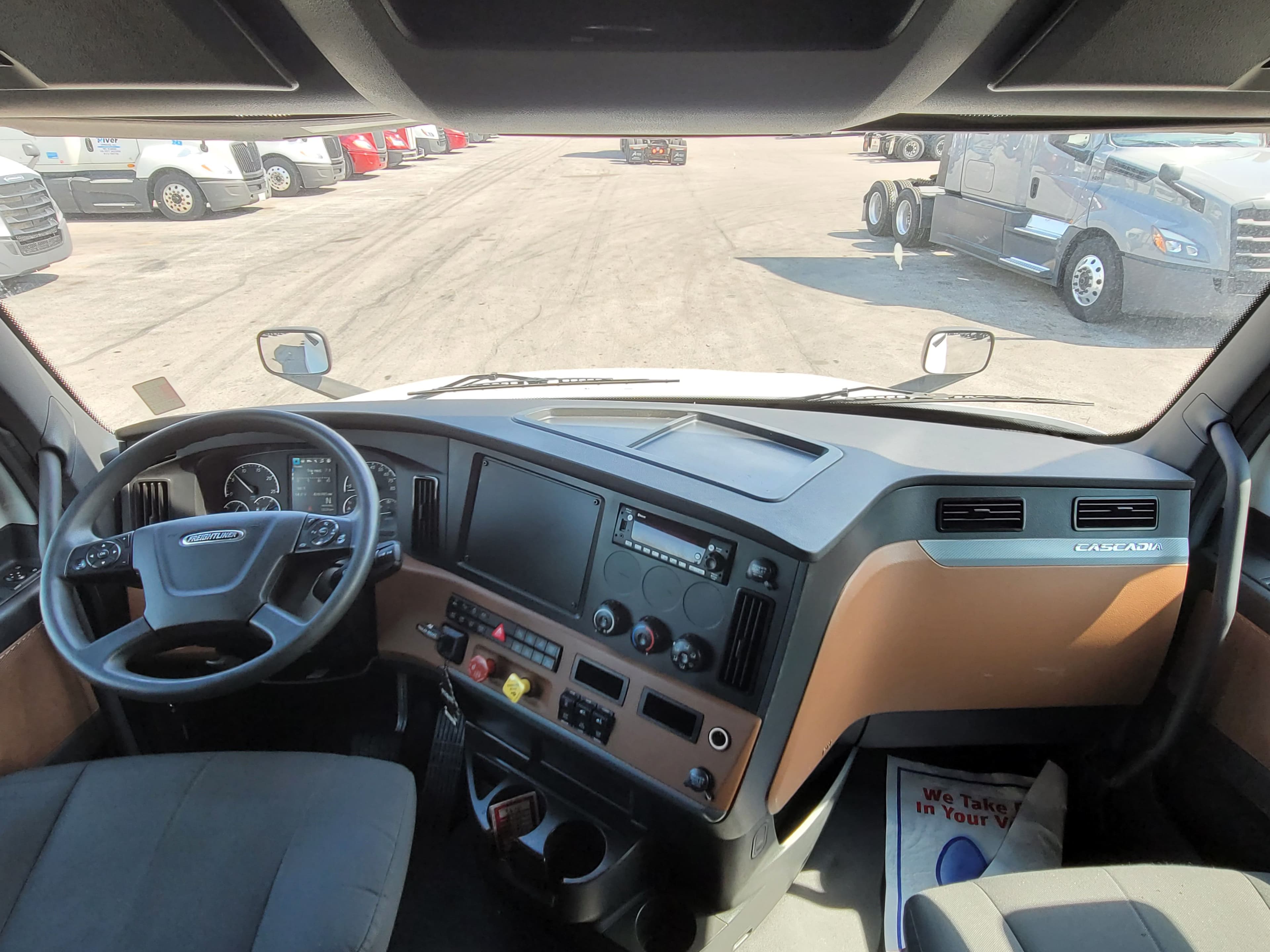 2022 Freightliner Cascadia 126 image 10