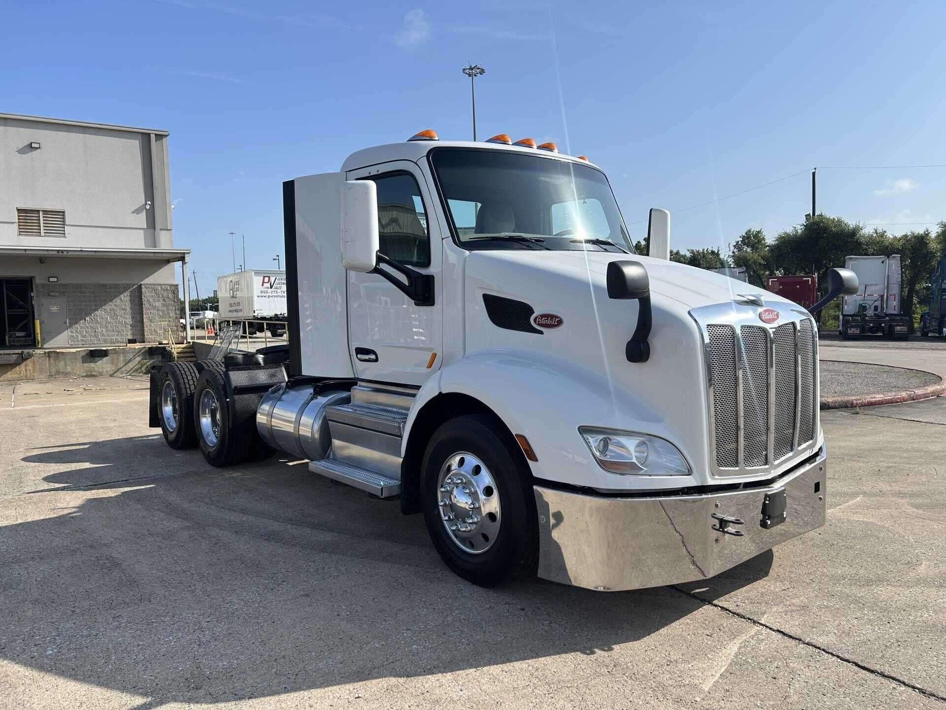 Used 2020 Peterbilt 579 Conventional - Day Cab in Houston, TX image 1