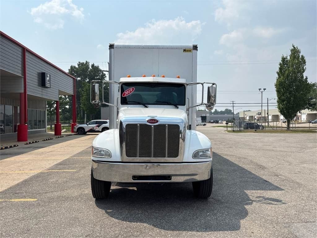 2019 Peterbilt 337 image 2
