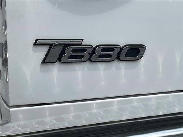 2025 Kenworth T880 image 9