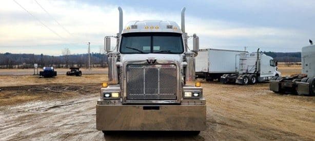 2005 WESTERN STAR 4900 image 3