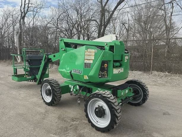 2017 JLG 340AJ image 6