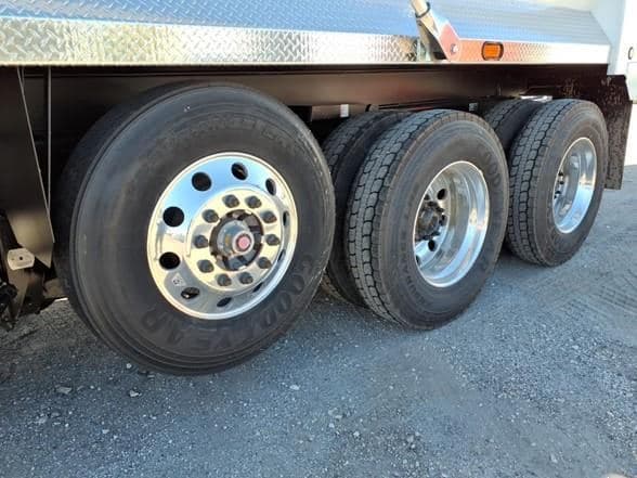 2026 Kenworth T880 image 8