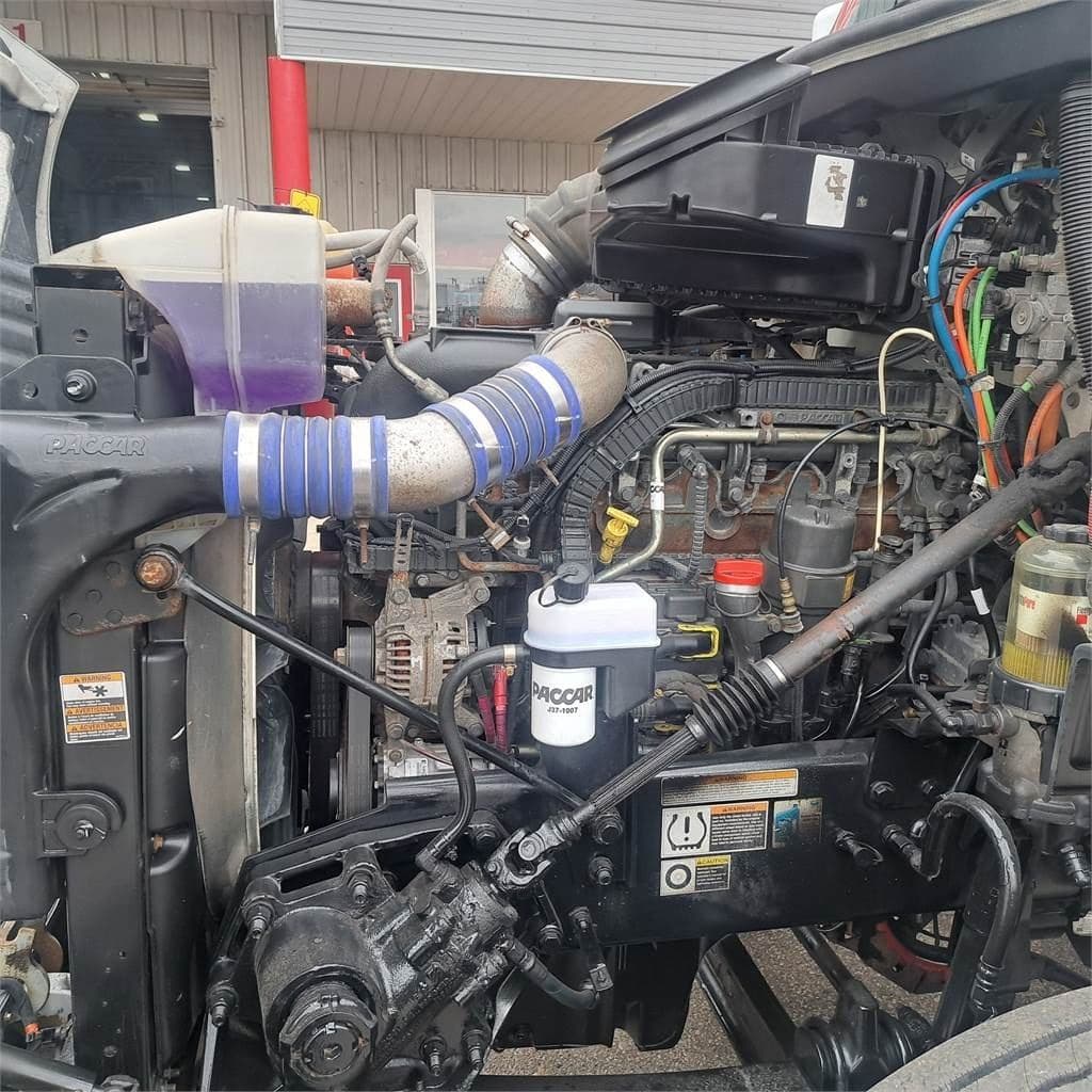 2019 Peterbilt 579 image 10