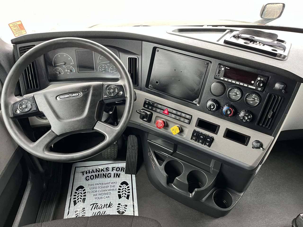 2022 Freightliner Cascadia image 13