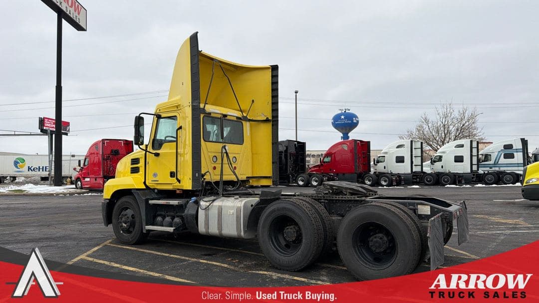 2022 Mack AN64T image 3