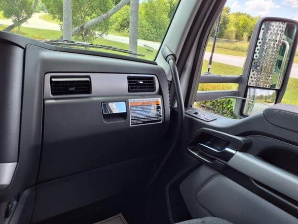 2025 Kenworth T880 image 19