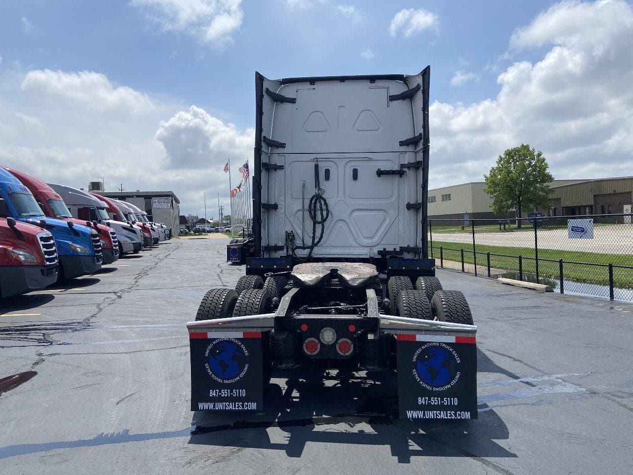 2020 FREIGHTLINER Cascadia CA126 Tandem Axle Sleeper image 6