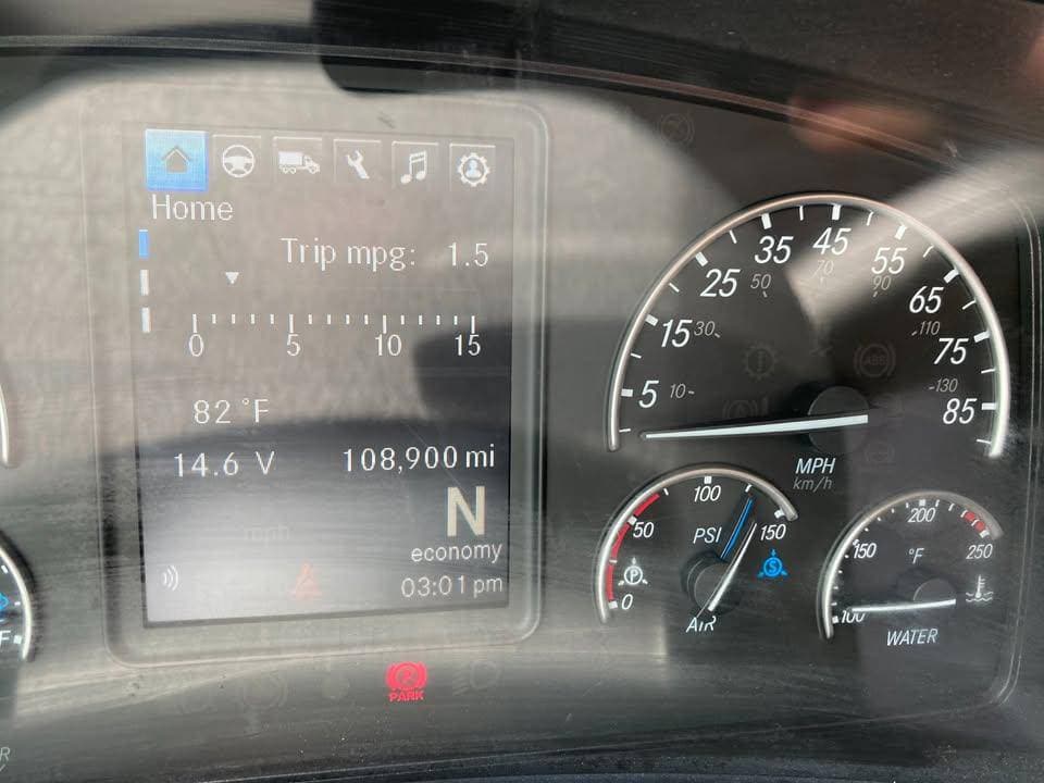 2022 Freightliner Cascadia image 7