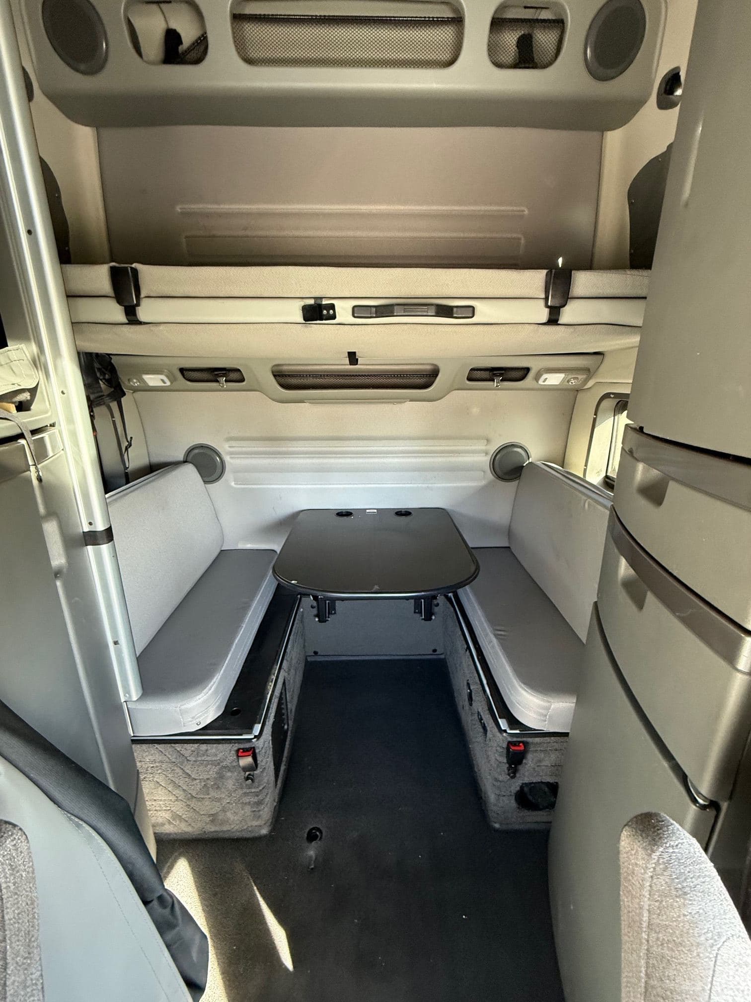 2022 Freightliner Cascadia image 9