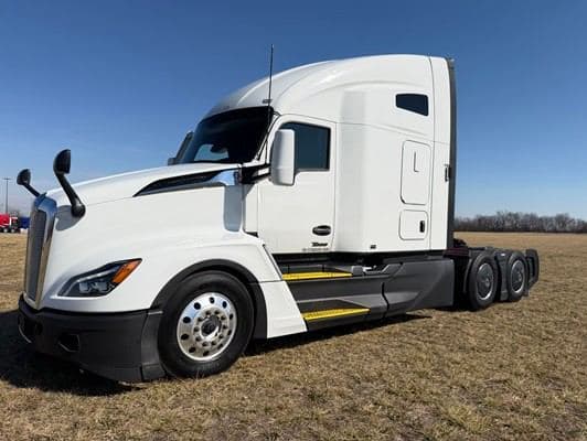 2023 Kenworth T680 image 5