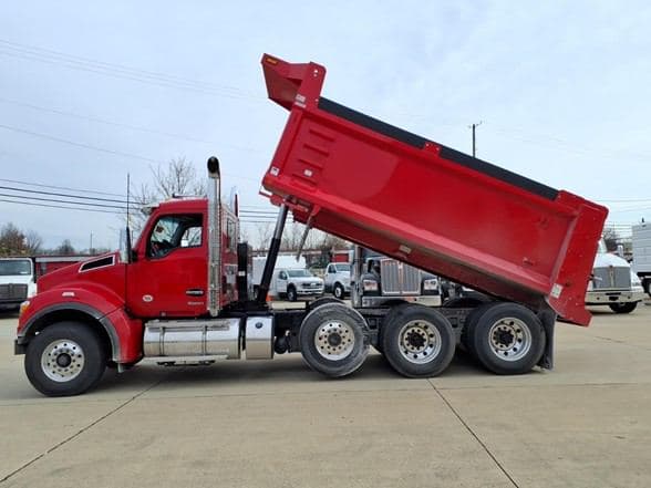 2026 Kenworth T880S image 7