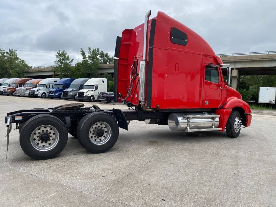 2020 Freightliner Columbia image 4