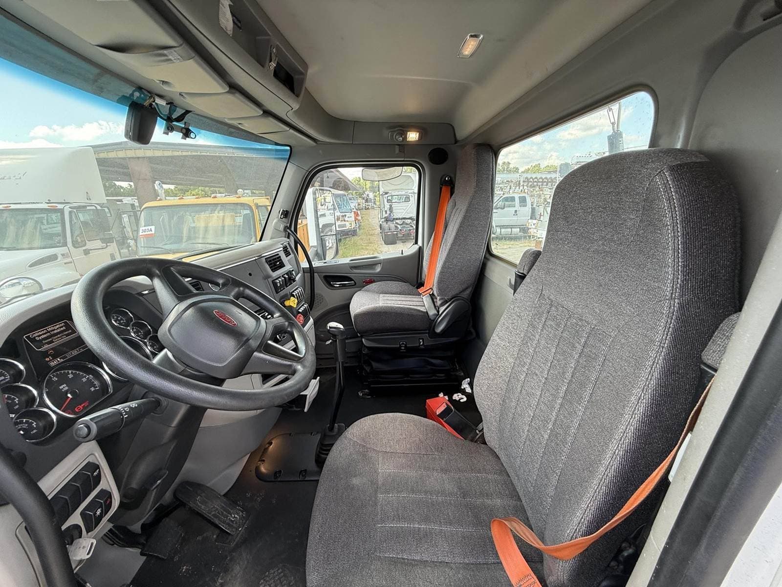 2019 Peterbilt 579 image 6