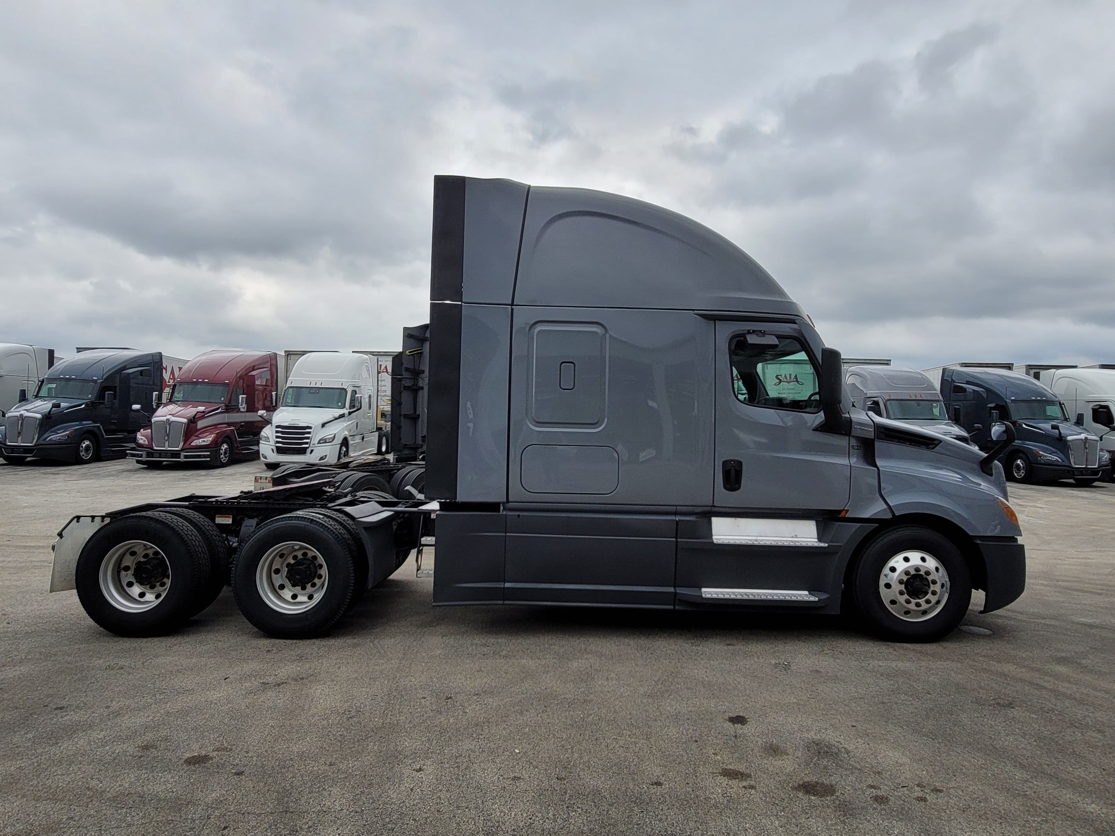 2022 Freightliner Cascadia 126 image 4