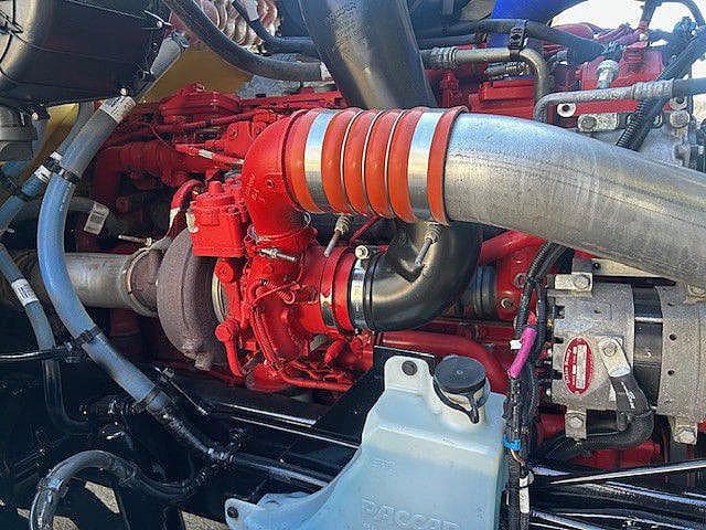 2023 Peterbilt 579 image 11