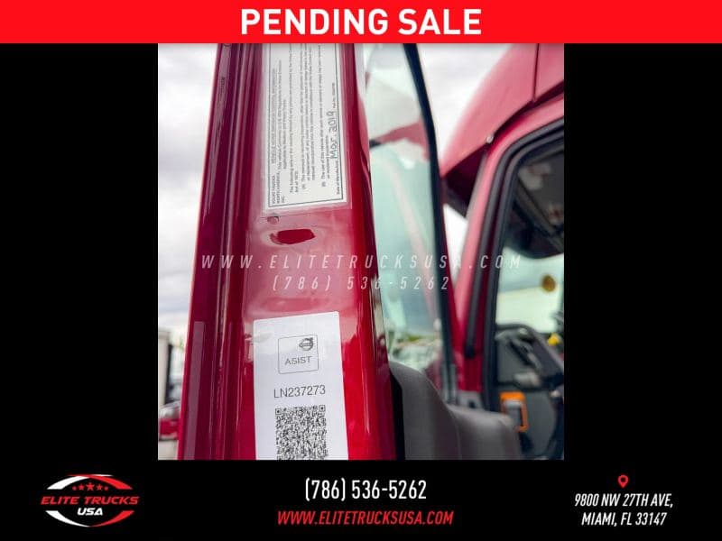 2020 Volvo VNL image 9