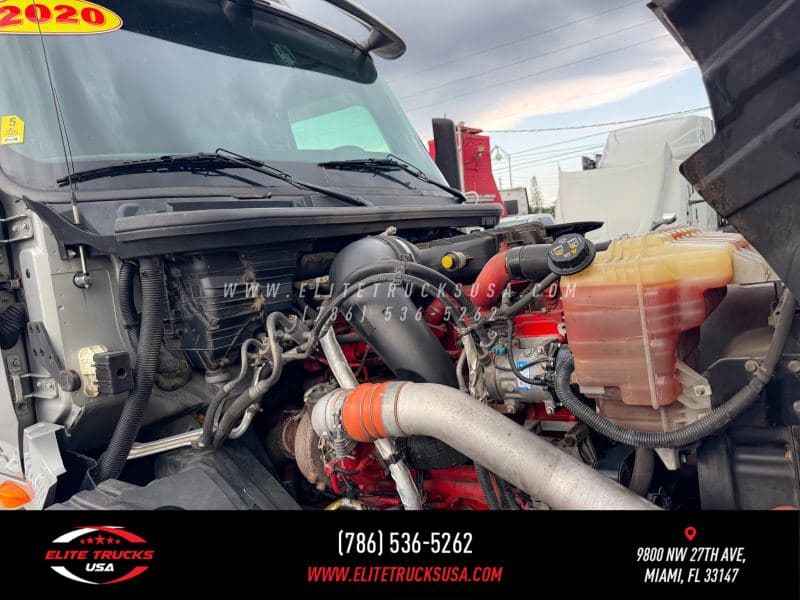 2020 International LT image 35