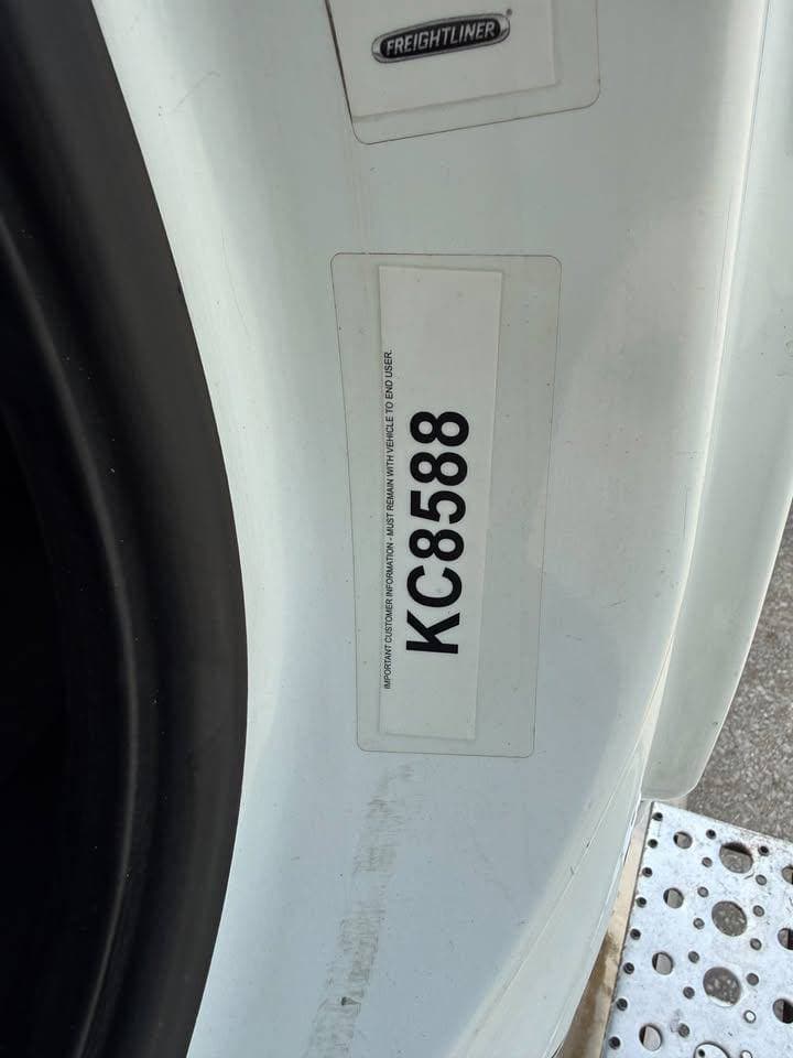 2018 Freightliner Cascadia image 6