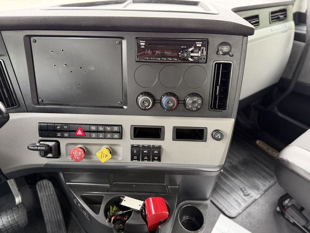 Used 2022 FREIGHTLINER PT126064S T image 21