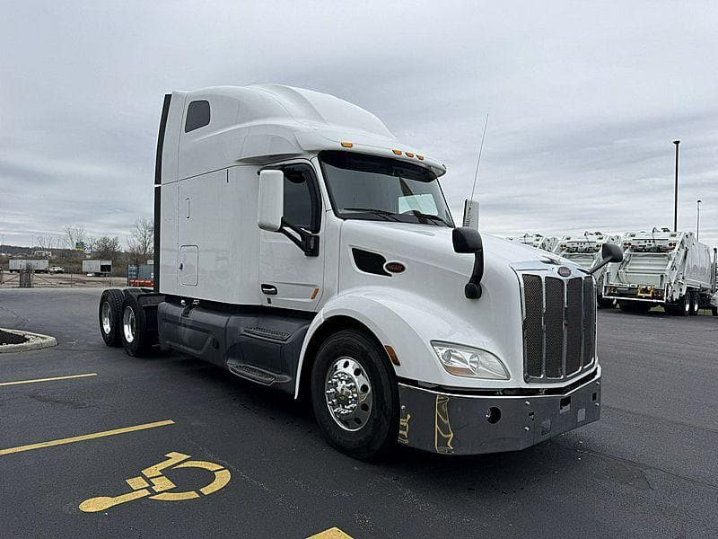 2020 Peterbilt 579 image 4