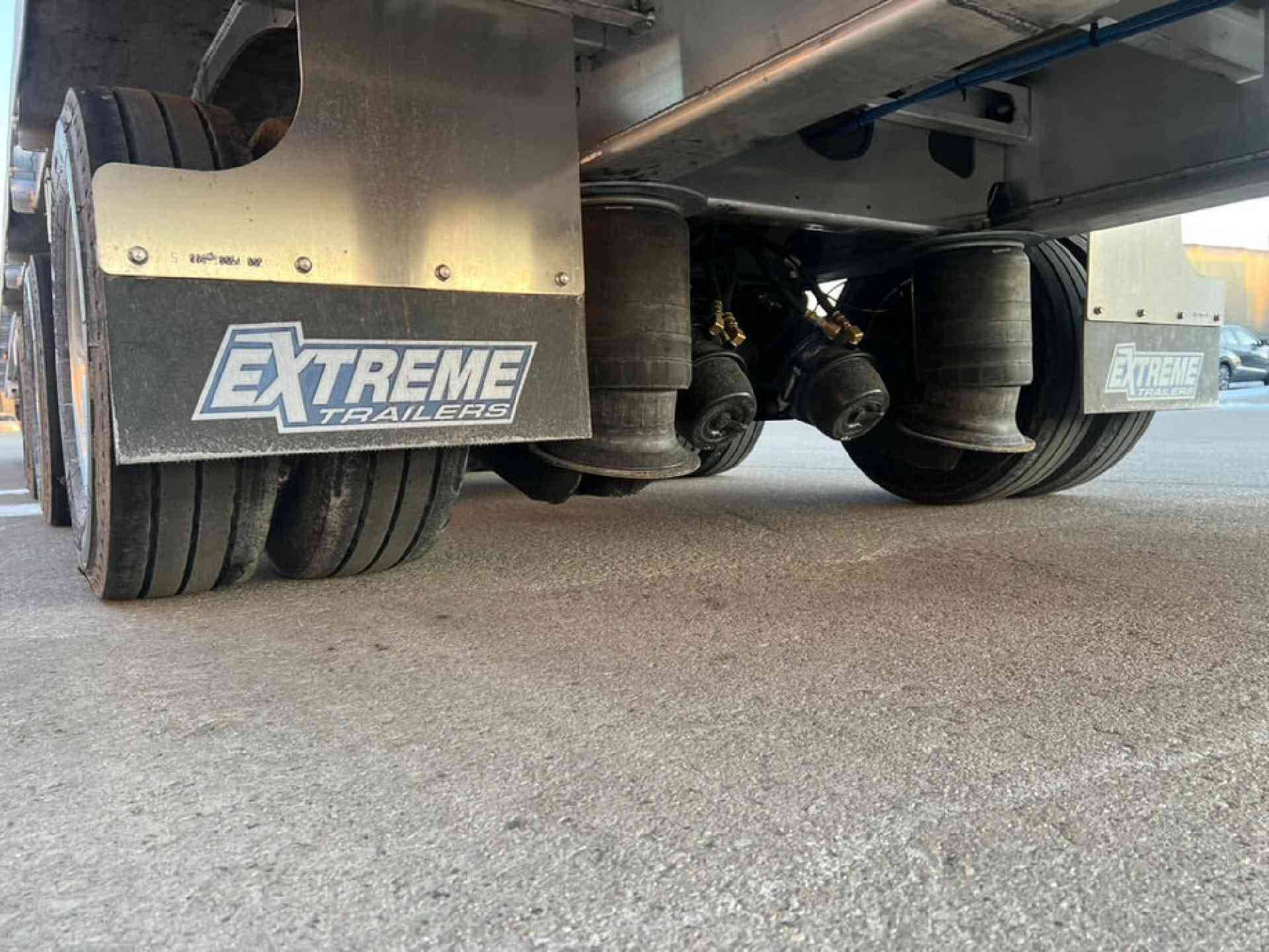 2027 Extreme XS70 Step Deck Tri Axle Low Pro R17.5 image 18