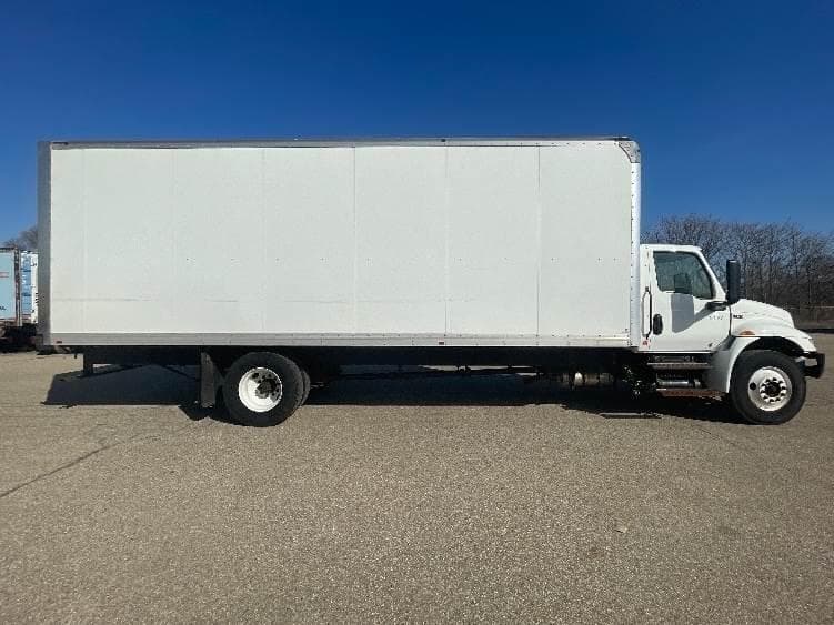 2022 International MV607 Box Truck - 240HP, 6 Speed Automatic, Roll up Door image 12