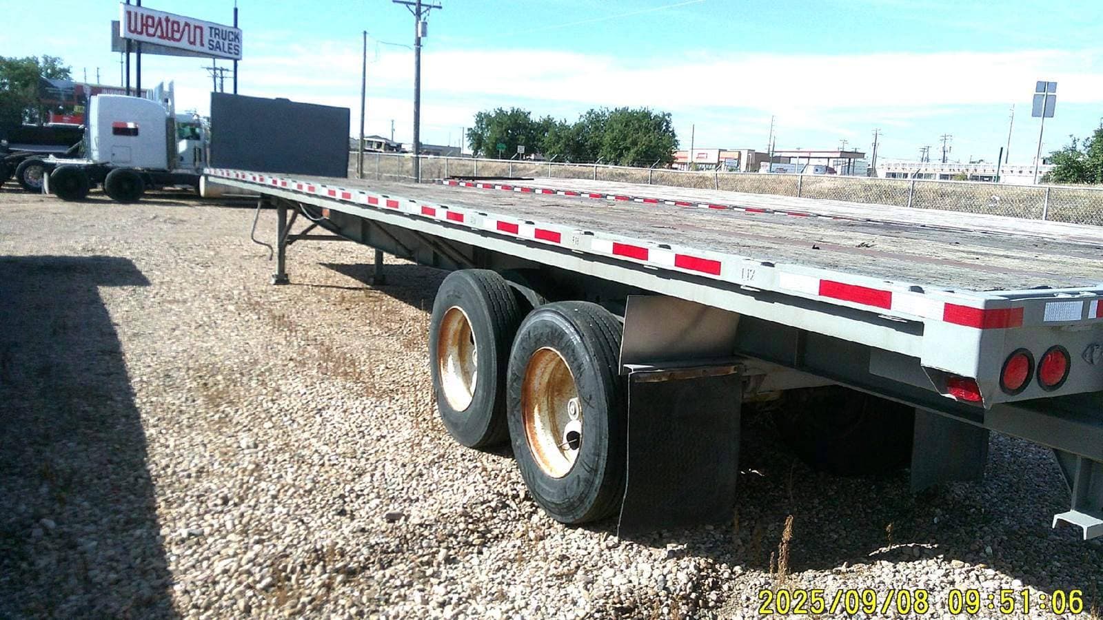 1988 Great Dane 48ft Flatbed Trailer image 3