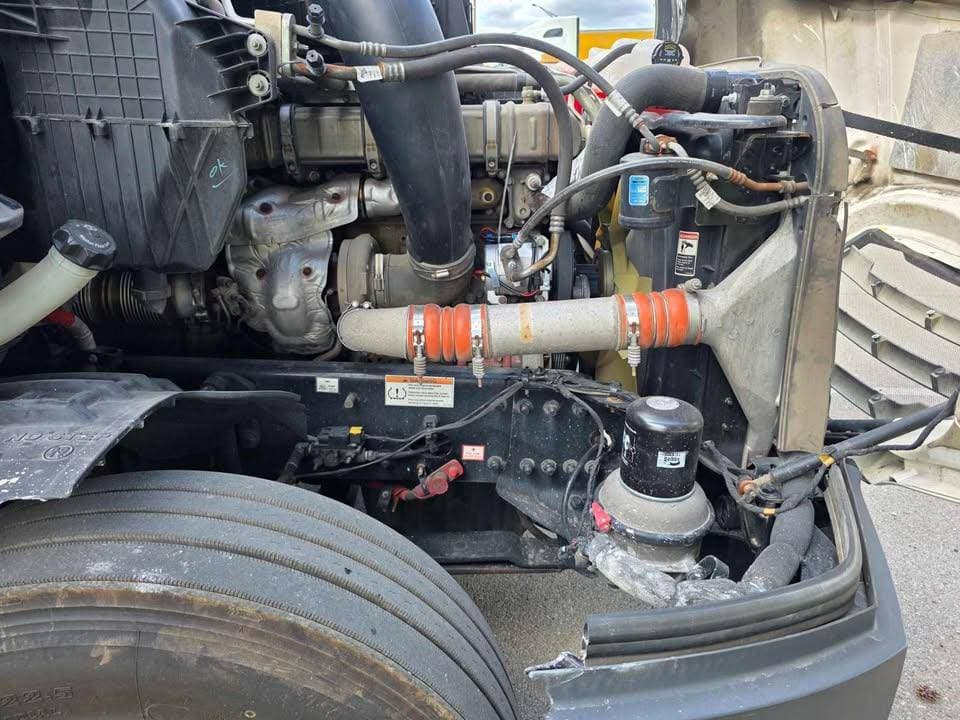 2020 Freightliner Cascadia image 9