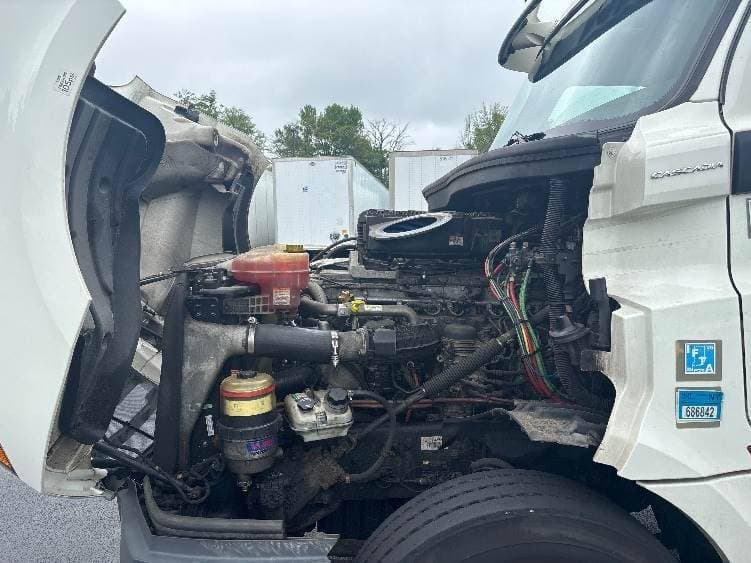 2018 Freightliner Cascadia image 3