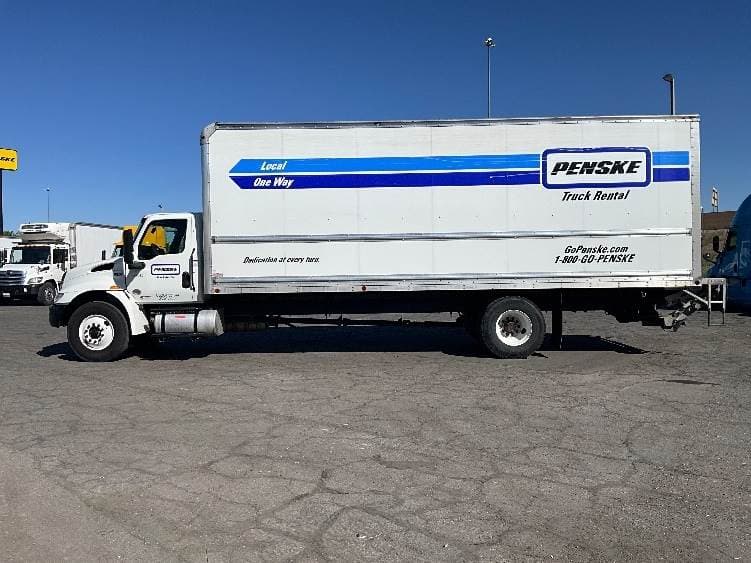 2022 International MV607 Box Truck - 220HP, 6 Speed Automatic, Roll up Door image 4
