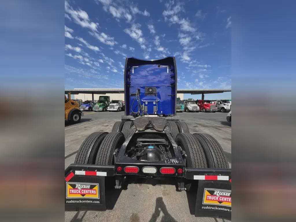 2022 Peterbilt 579 image 4