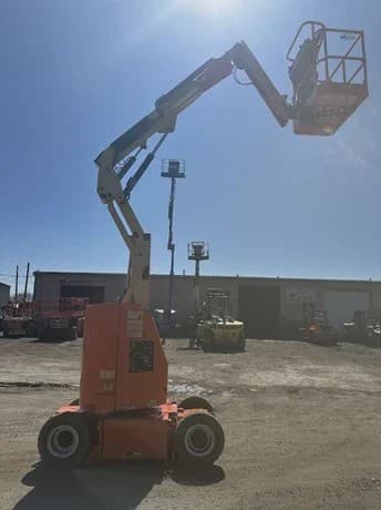 2016 JLG E300AJ image 8