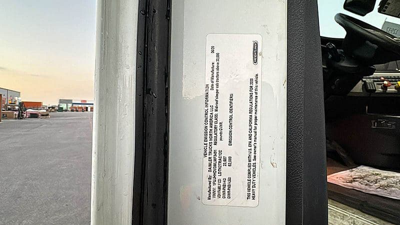 2021 Freightliner Cascadia 126 image 11