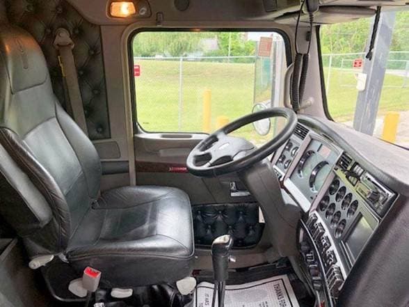 2021 Kenworth W900 image 8